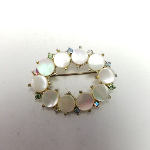 Vintage Pastel Rhinestone and Faux Mother of Pearl Oval Brooch, Retro Lapel Pin - Picture 6 of 6